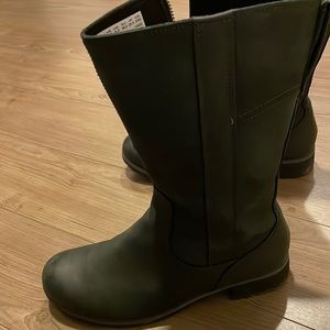 Black Timberland women leather boots waterproof size 7.5